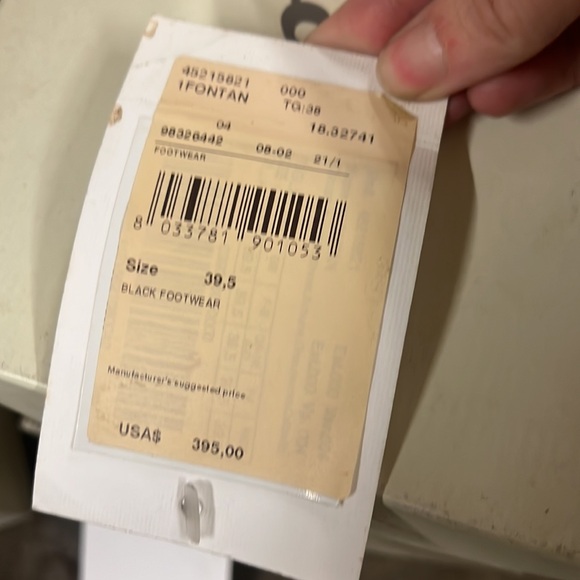 MaxMara Flats
MULTIPLE SIZES AVAILABLE - Picture 8 of 8